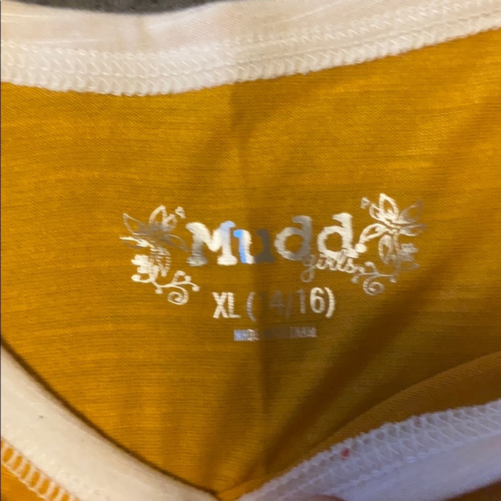 Too small - Picture 2 of 3